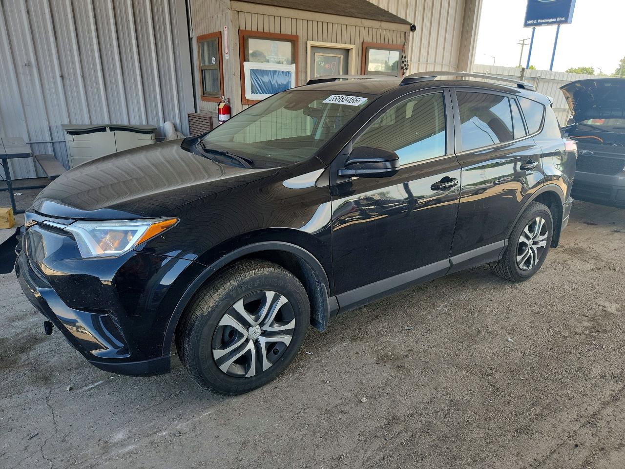 2T3BFREV7JW769902 · 2018 TOYOTA RAV4