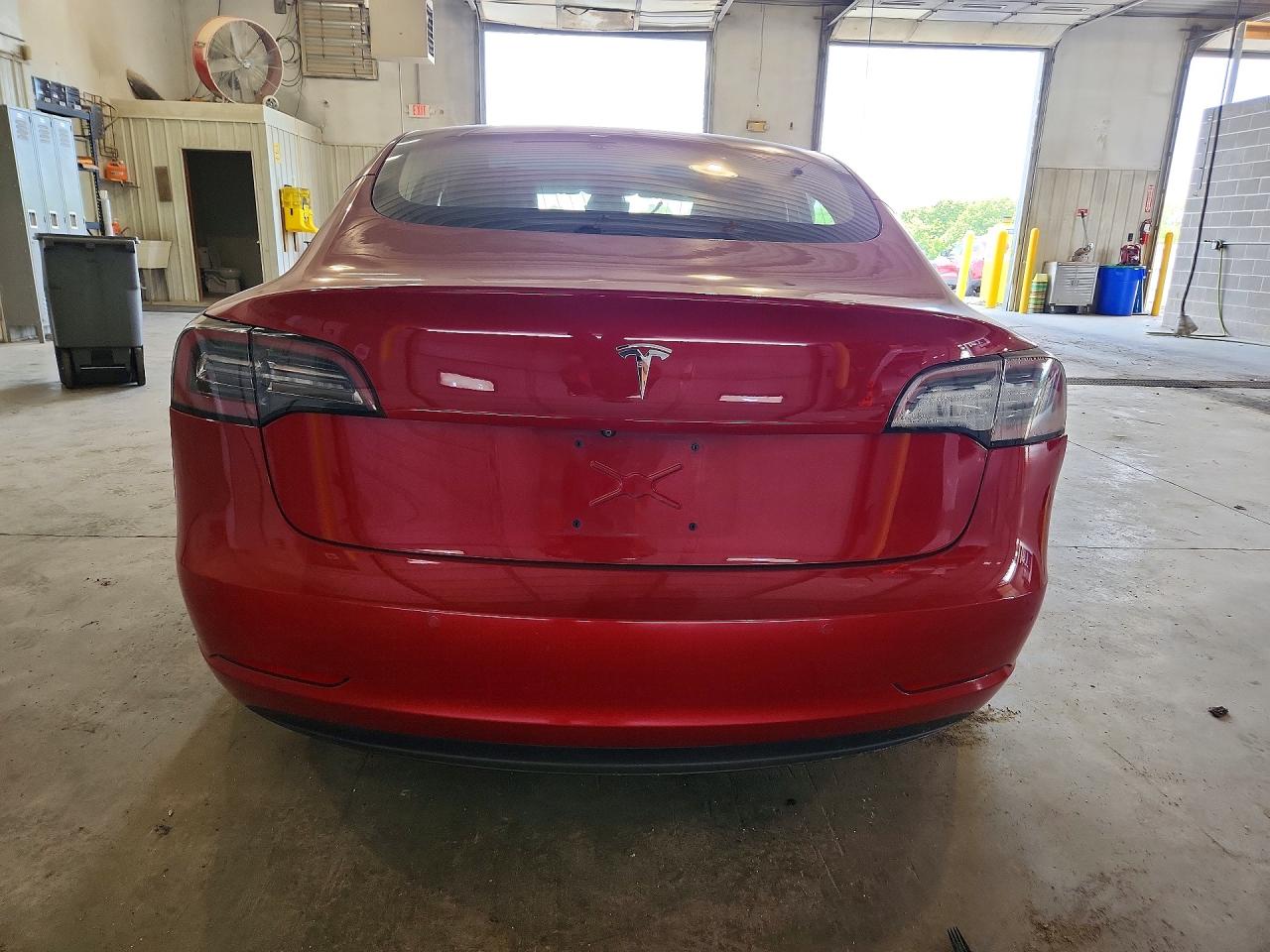 5YJ3E1EA7JF006256 · 2018 TESLA 3 · 6/11