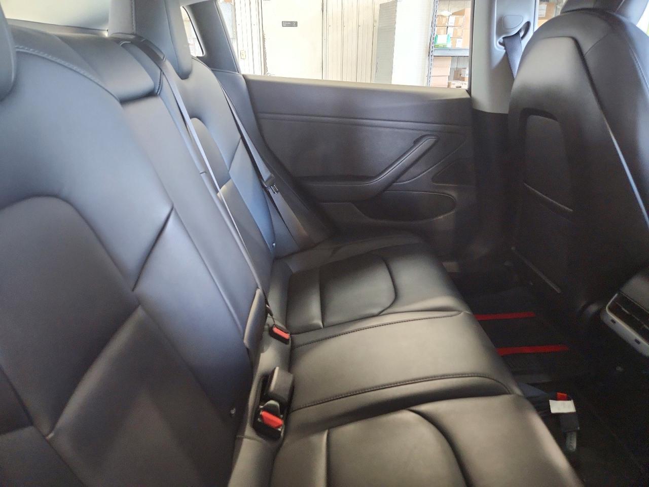 5YJ3E1EA7JF006256 · 2018 TESLA 3 · 10/11