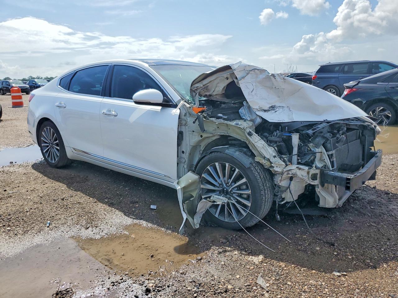 KNALC4J19H5045940 · 2017 KIA CADENZA · 4/12