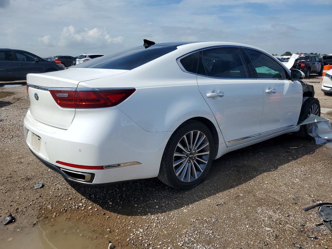 KNALC4J19H5045940 · 2017 KIA CADENZA · 3/12