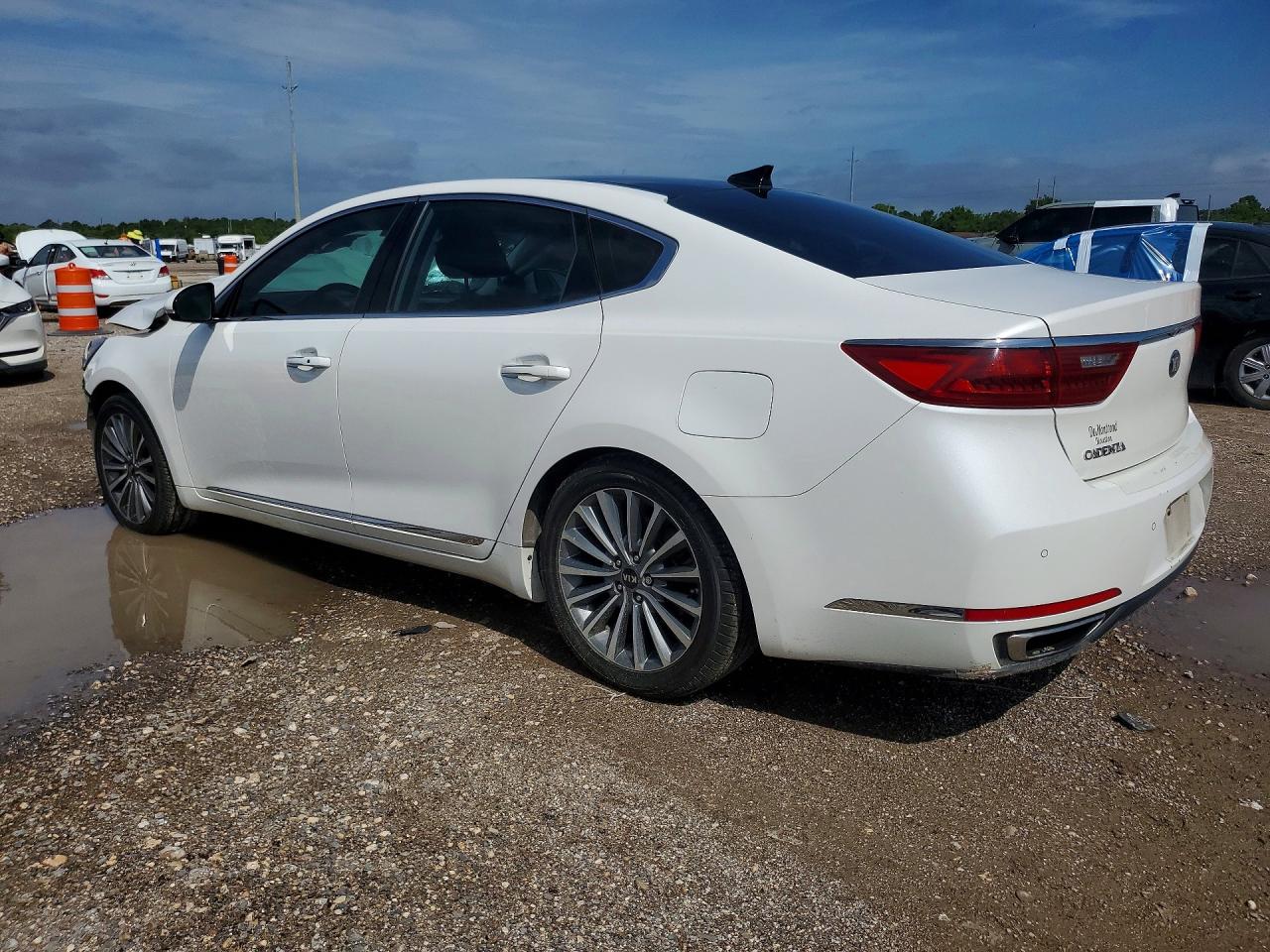 KNALC4J19H5045940 · 2017 KIA CADENZA · 2/12