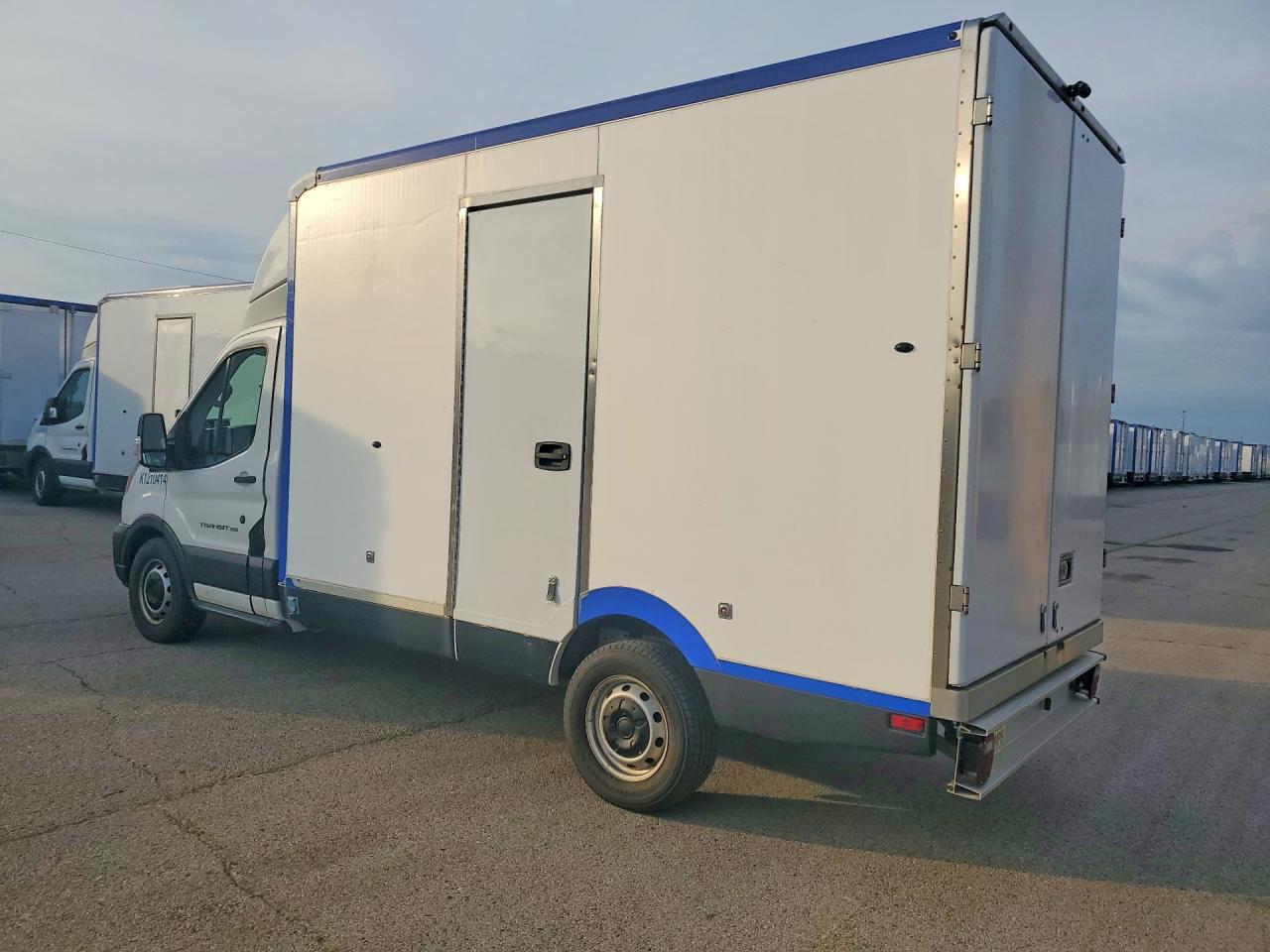 1FDBW5Z87NKA20220 · 2022 FORD TRANSIT · 2/12