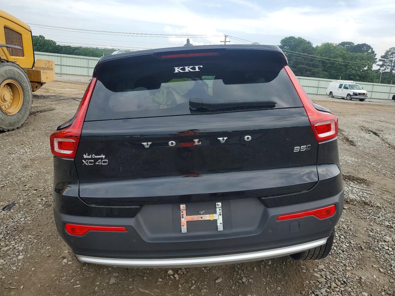YV4L12UA4P2109601 · 2023 VOLVO XC40 · 6/13