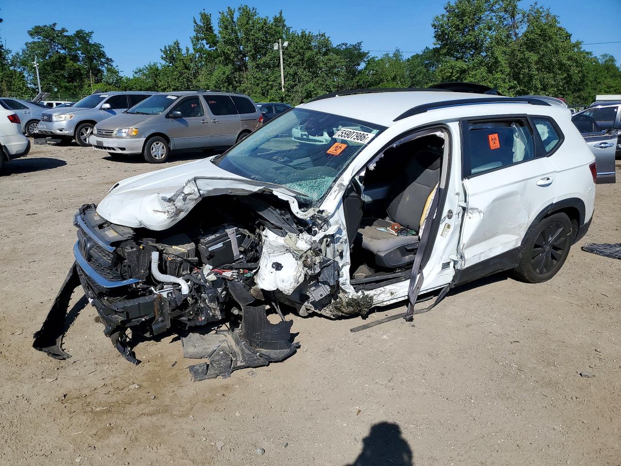 3VV5X7B21RM131667 · 2024 VOLKSWAGEN TAOS