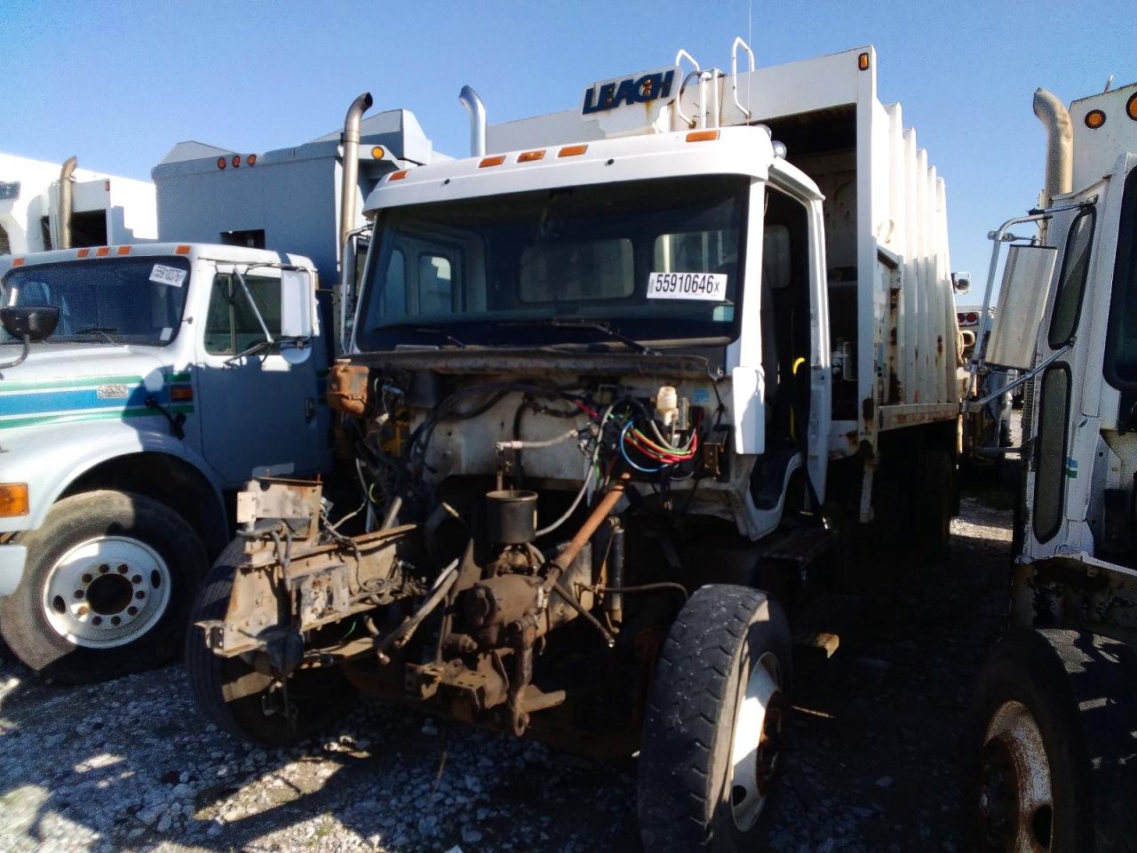 1FVABXBS41HJ95243 · 2001 FREIGHTLINER FL80 · 2/10