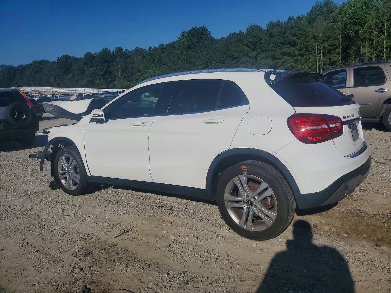 W1NTG4EB3LU040606 · 2020 MERCEDES-BENZ GLA · 2/13