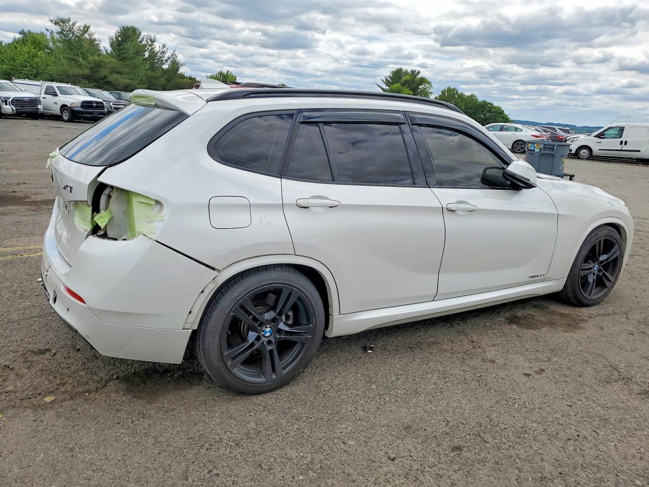 WBAVM5C53FVV94431 · 2015 BMW X1 · 3/14
