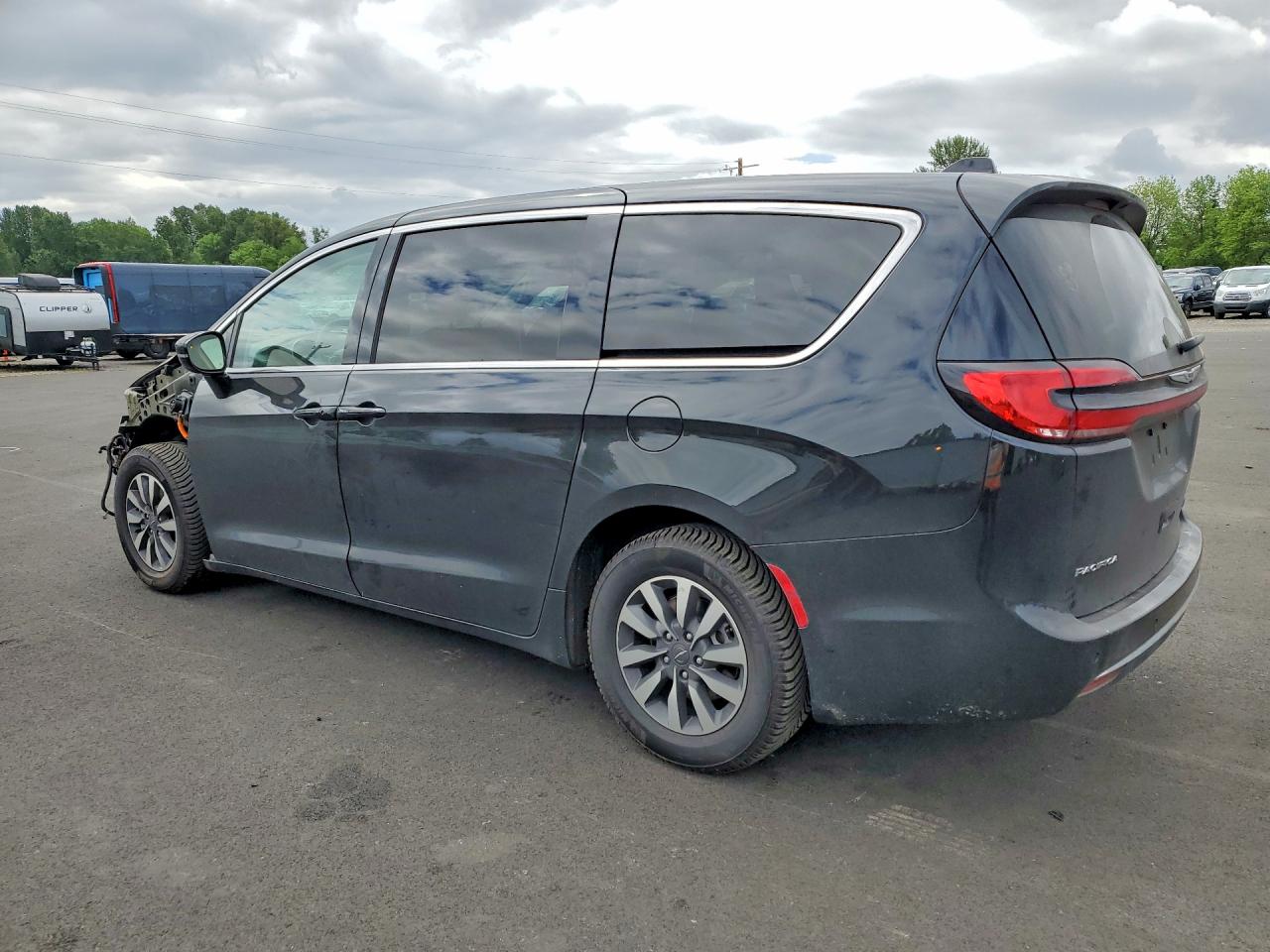 2C4RC1S73RR102913 · 2024 CHRYSLER PACIFICA · 2/14