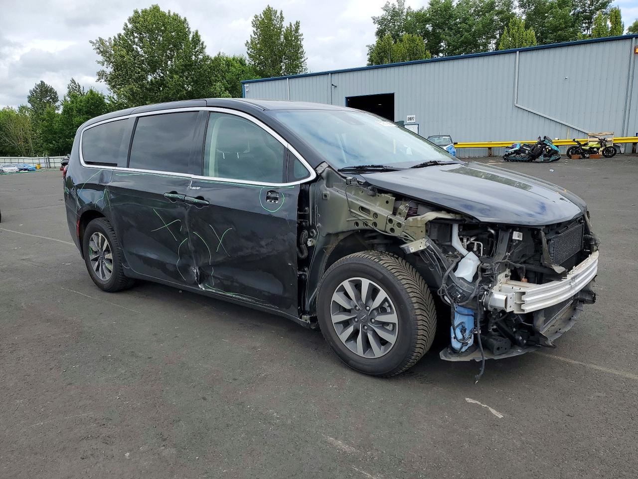 2C4RC1S73RR102913 · 2024 CHRYSLER PACIFICA · 4/14