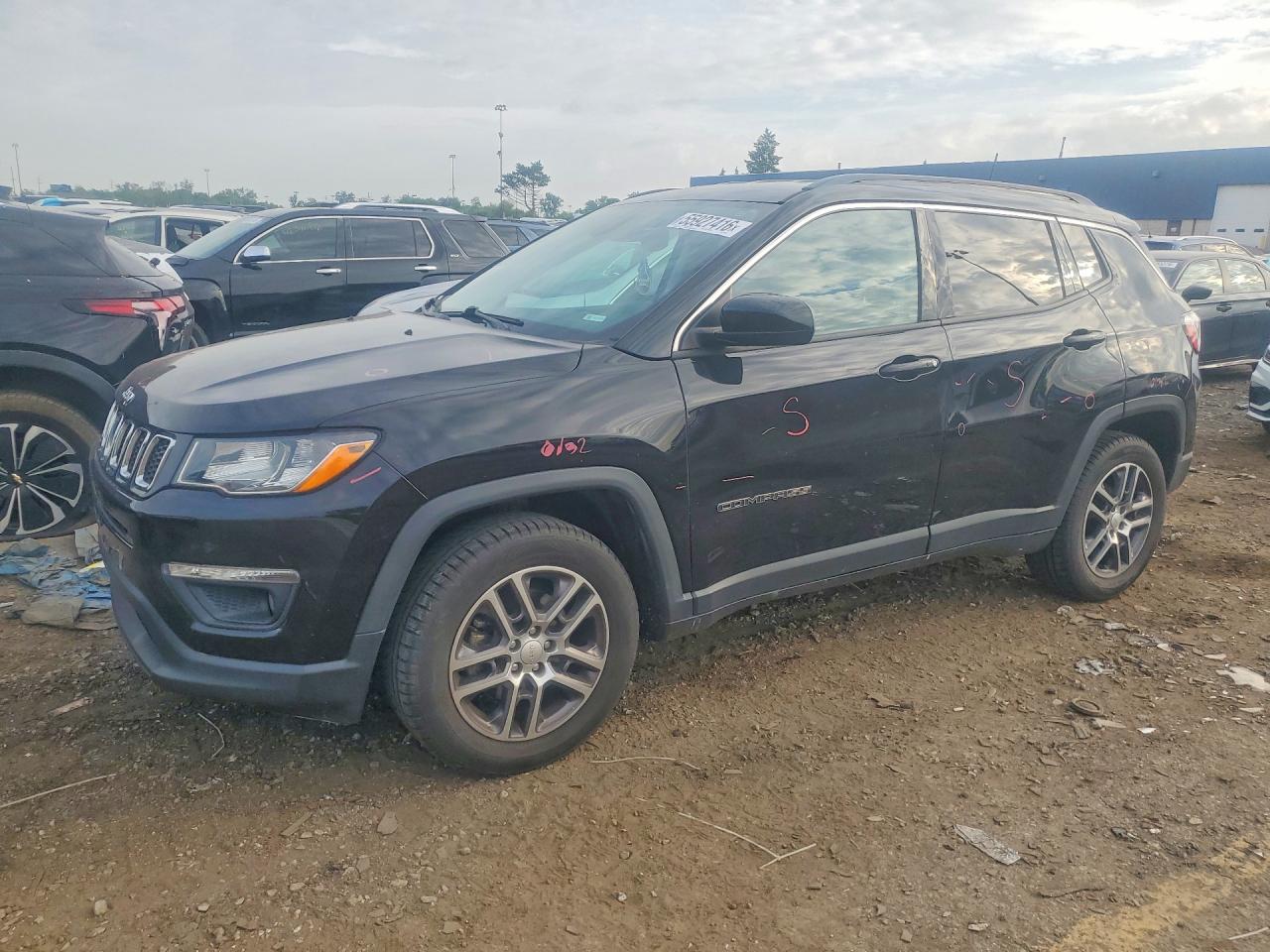 3C4NJCBB9JT108897 · 2018 JEEP COMPASS