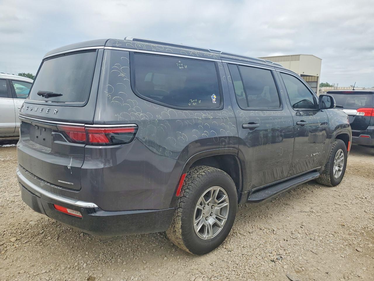 1C4SJVAT3NS221213 · 2022 JEEP WAGONEER · 3/13