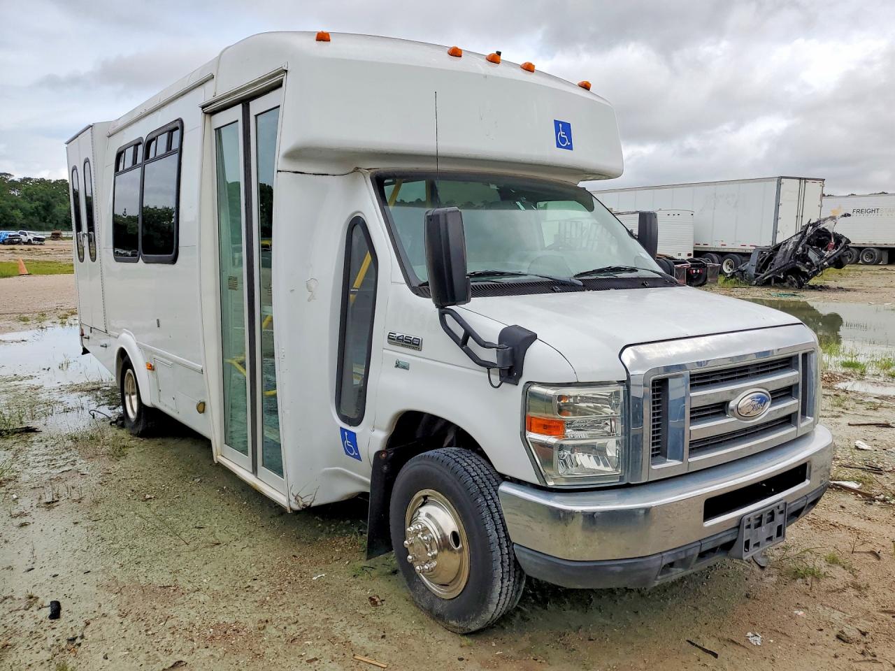 1FDEE4FL9EDA66011 · 2014 FORD ECONOLINE · 4/13