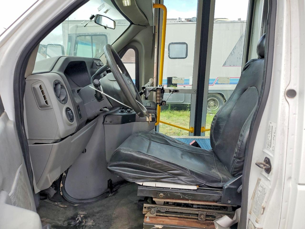 1FDEE4FL9EDA66011 · 2014 FORD ECONOLINE · 7/13
