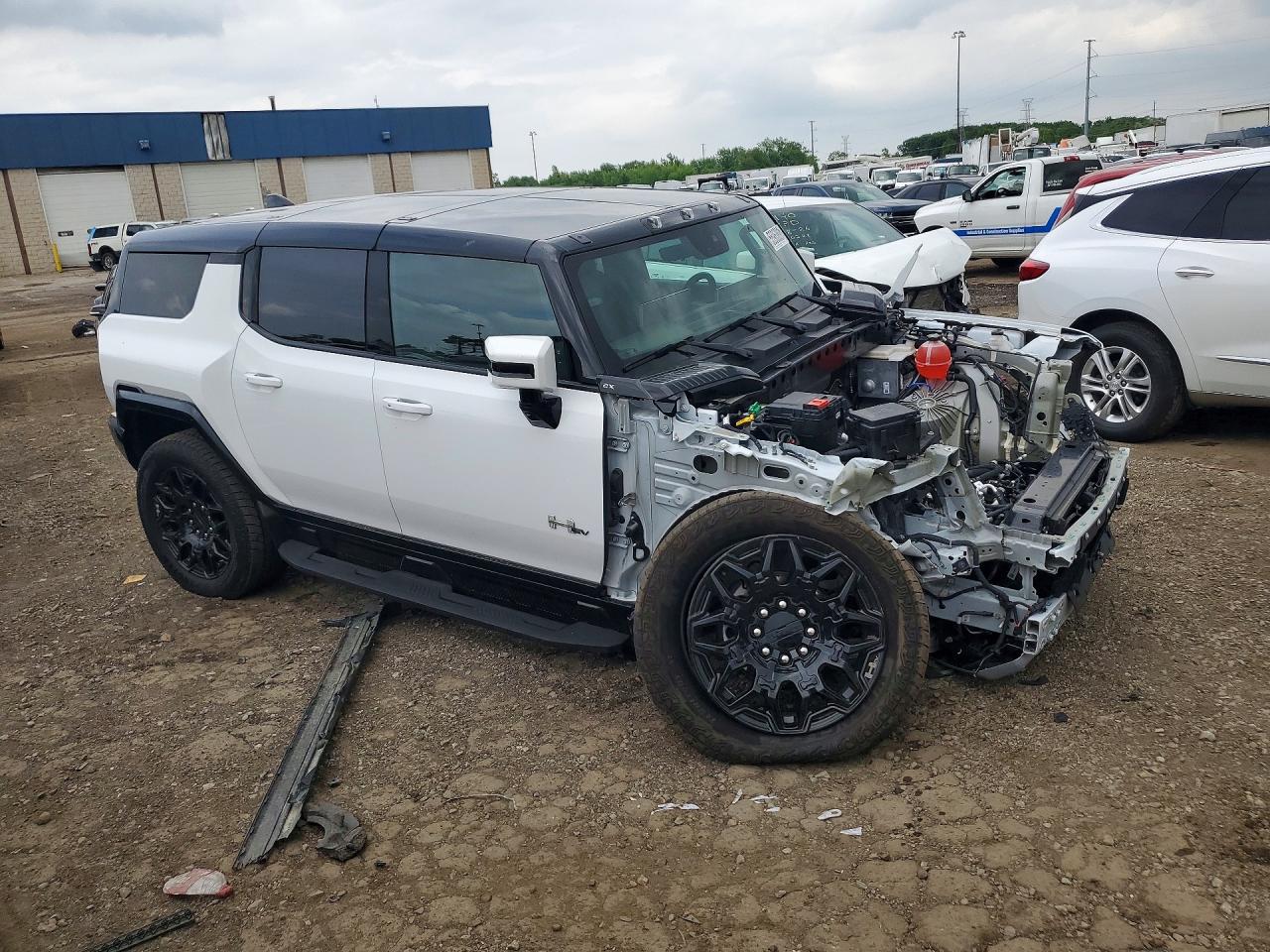 1GKB0NDEXSU107004 · 2025 GMC HUMMER SUV · 4/13