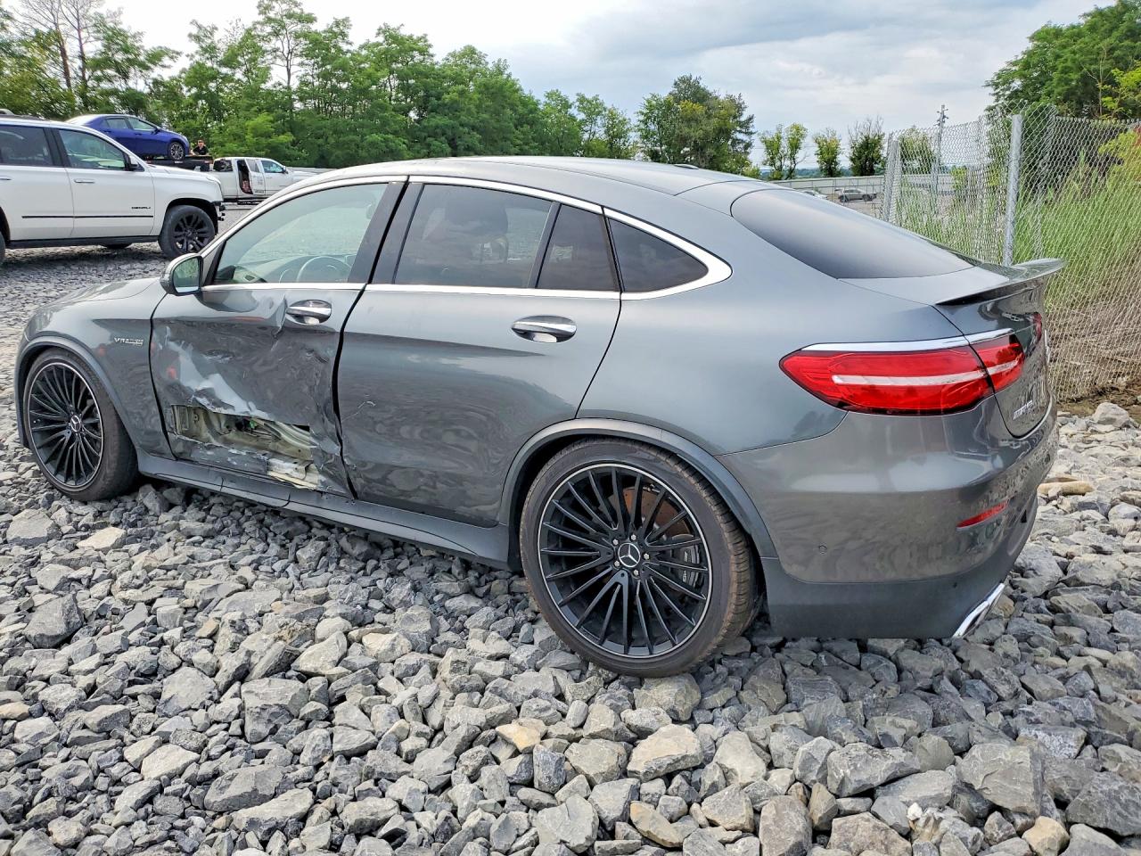 WDC0J8JB2KF495145 · 2019 MERCEDES-BENZ GLC COUPE · 2/14