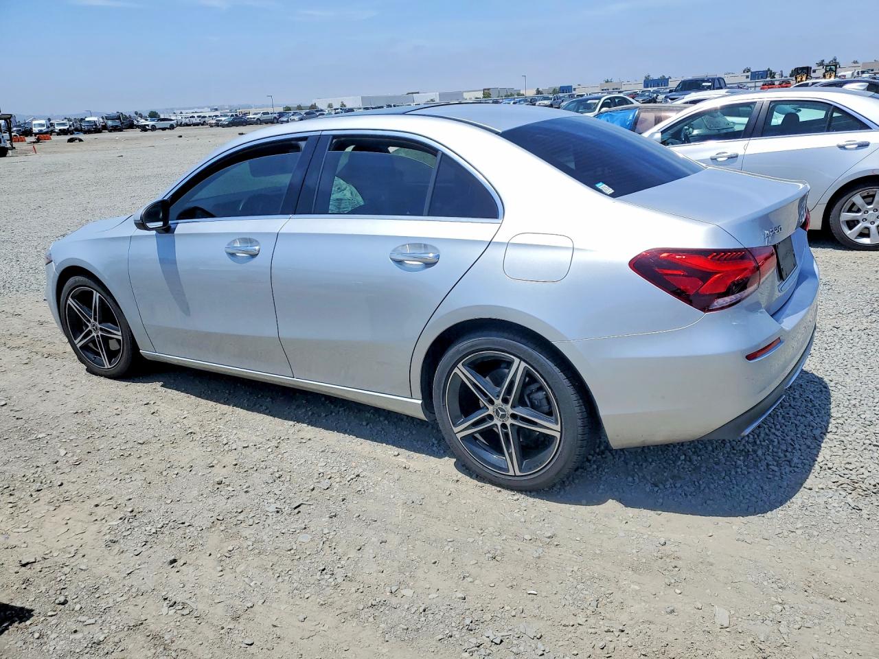 W1K3G4EB6LJ230172 · 2020 MERCEDES-BENZ A · 2/12