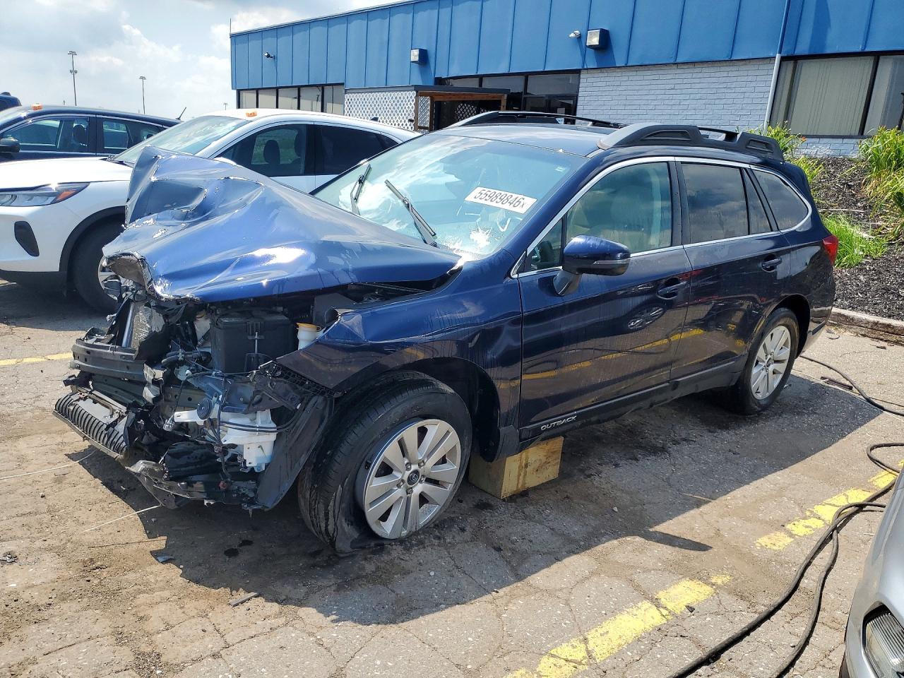 4S4BSAFC2J3254427 · 2018 SUBARU OUTBACK