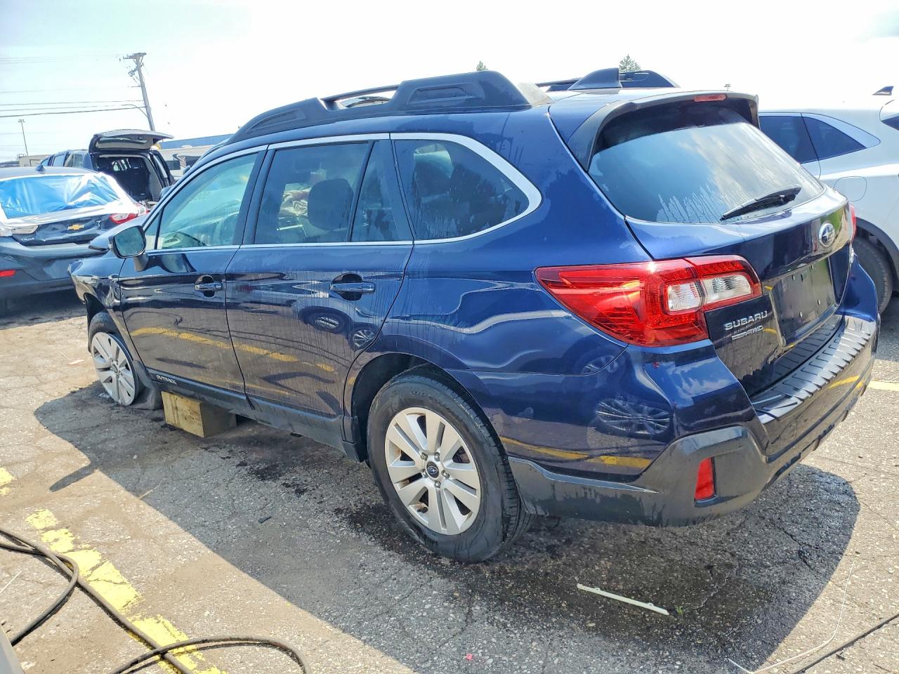 4S4BSAFC2J3254427 · 2018 SUBARU OUTBACK · 2/14