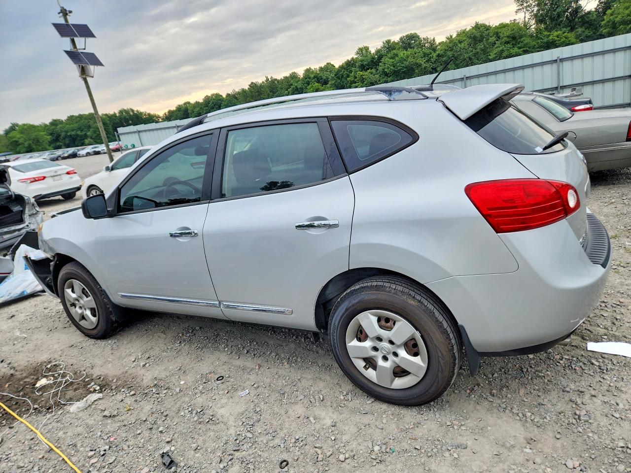 JN8AS5MT5EW601896 · 2014 NISSAN ROGUE SELECT · 2/13