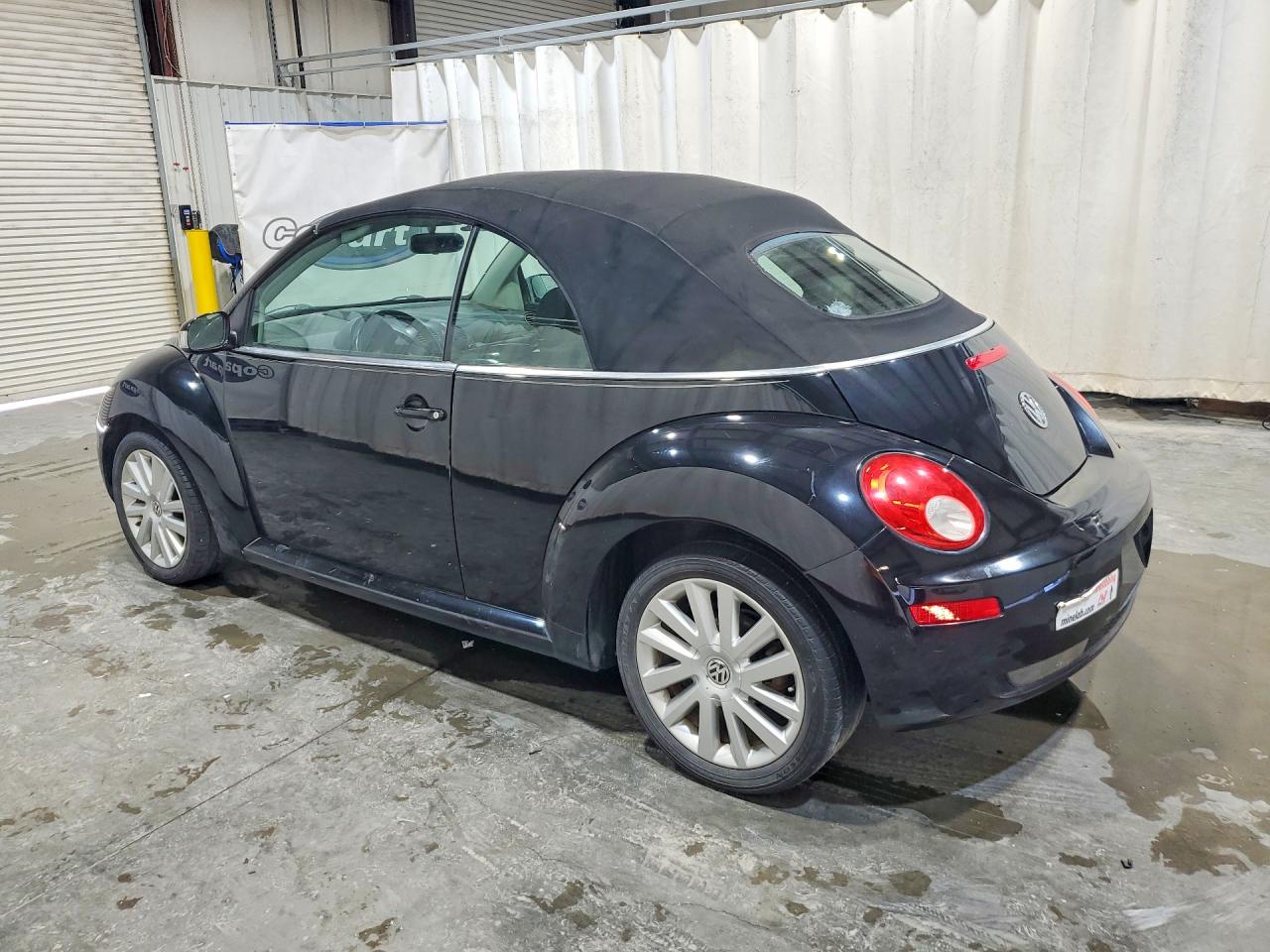 3VWRF31Y18M407052 · 2008 VOLKSWAGEN NEW BEETLE · 2/12