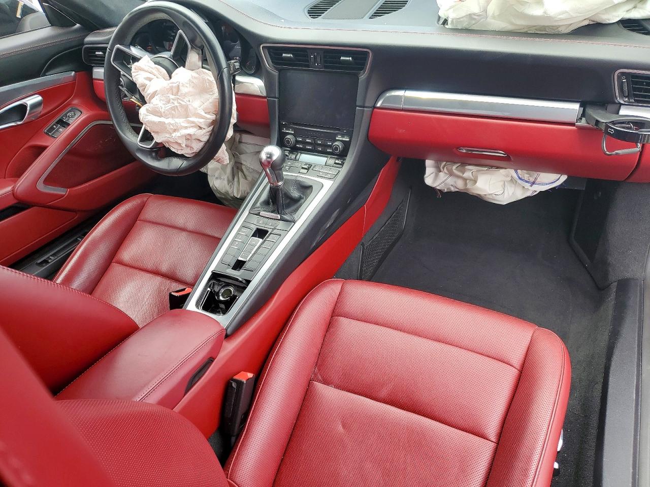 WP0AA2A96KS103652 · 2019 PORSCHE 911 · 8/13