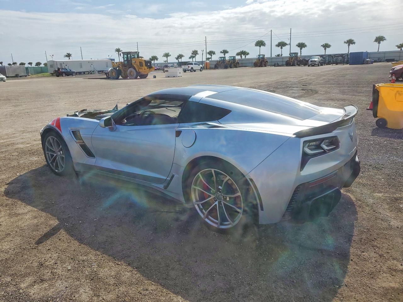 1G1YX2D75H5111829 · 2017 CHEVROLET CORVETTE · 2/13