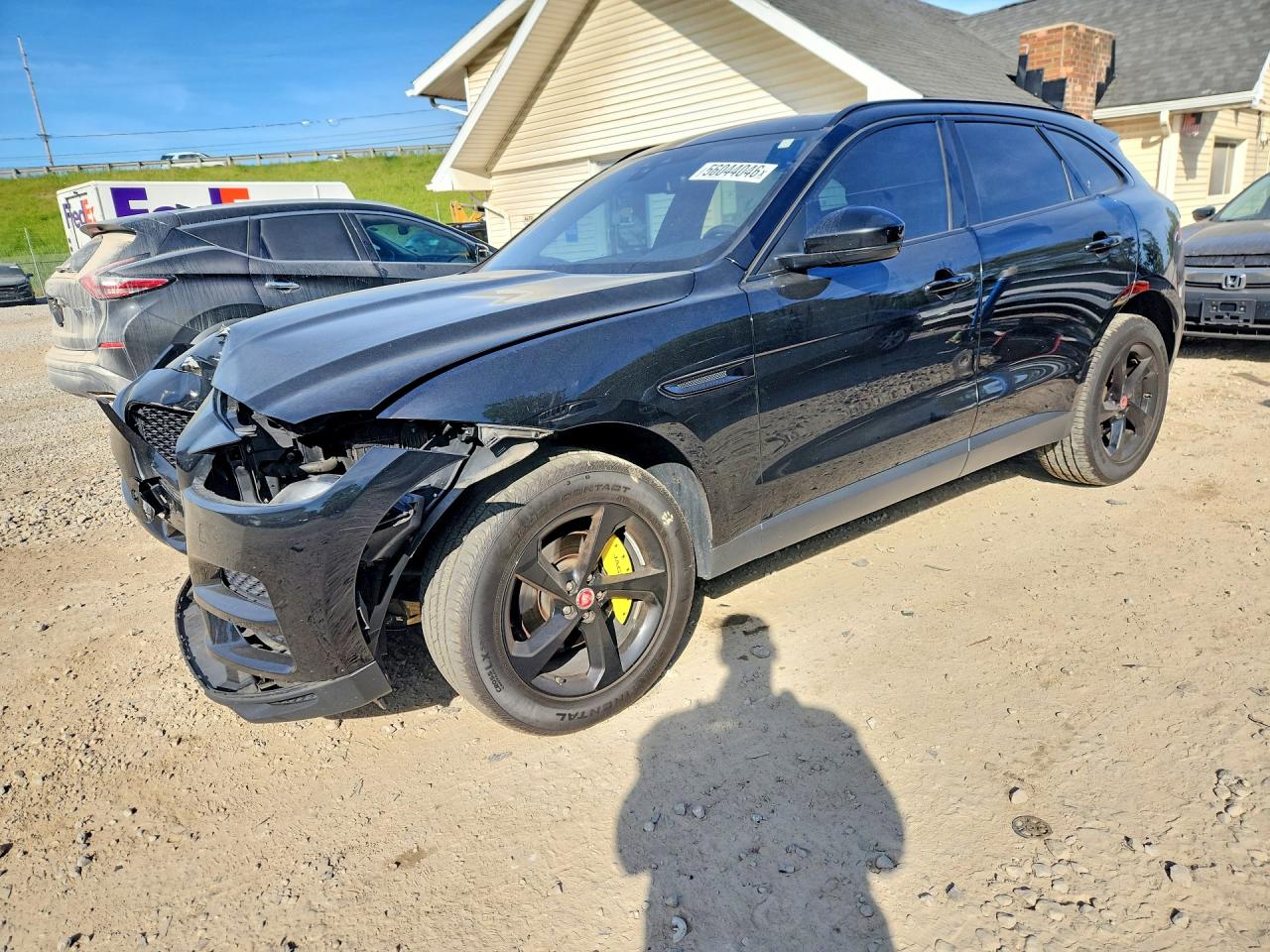 SADCK2FX3KA609575 · 2019 JAGUAR F-PACE