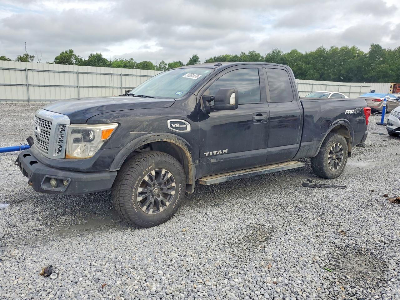 1N6AA1C53HN573565 · 2017 NISSAN TITAN