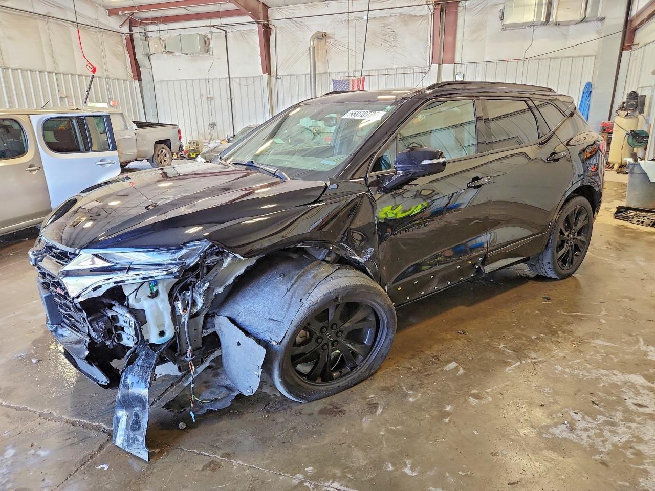 3GNKBJRS1KS683732 · 2019 CHEVROLET BLAZER