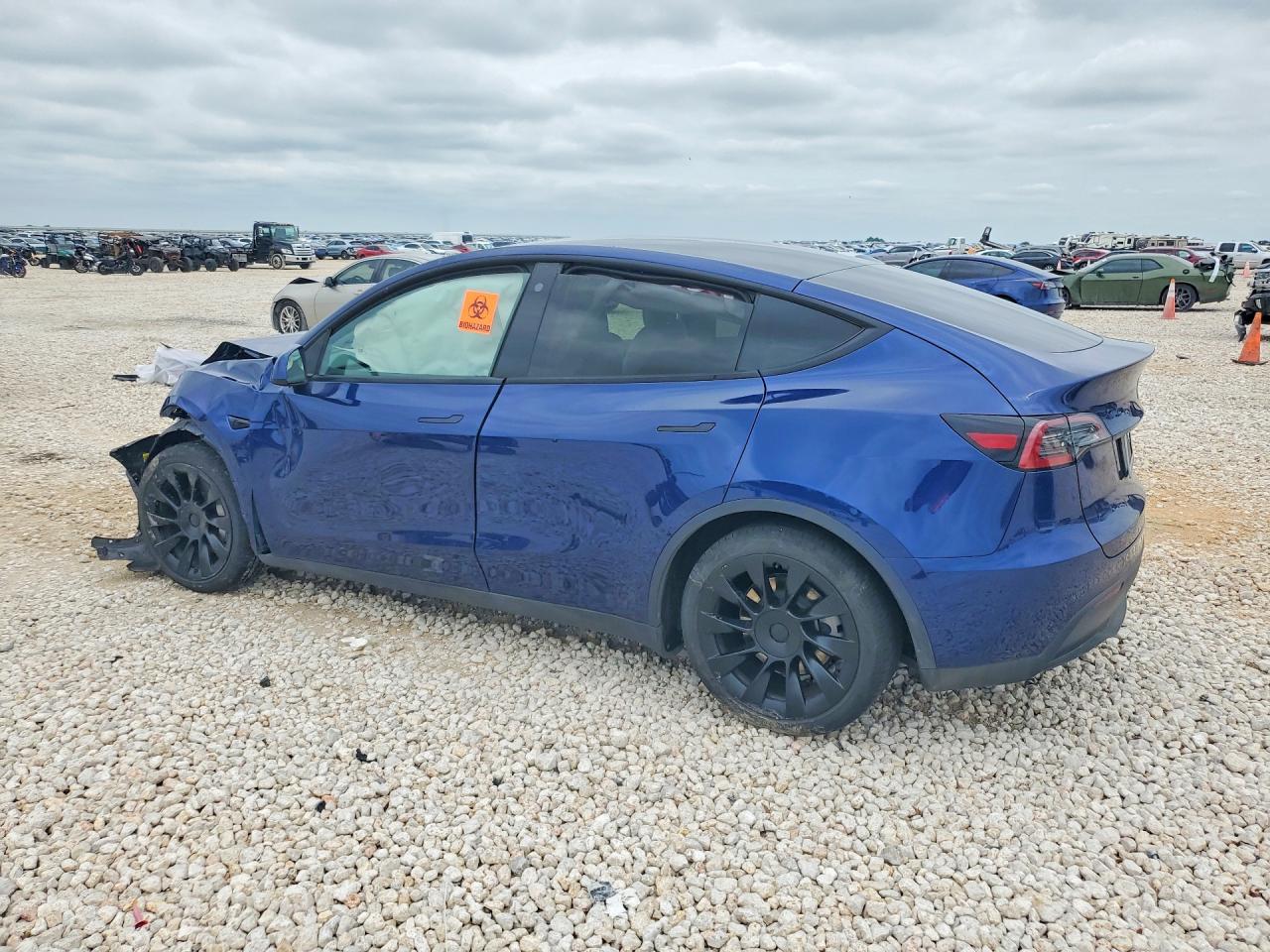 7SAYGAEEXPF647190 · 2023 TESLA MODEL Y · 2/12