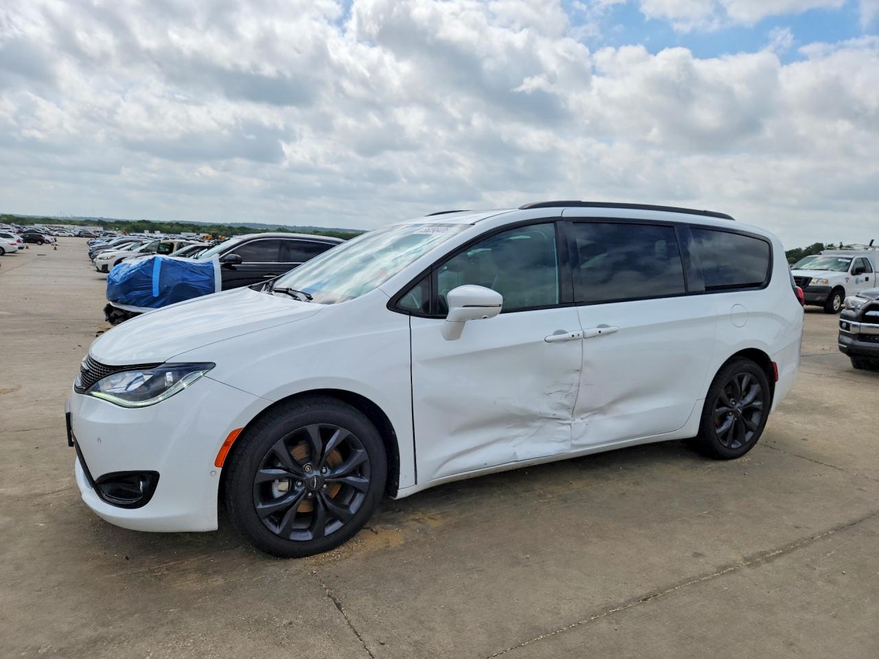 2C4RC1GG1LR137868 · 2020 CHRYSLER PACIFICA