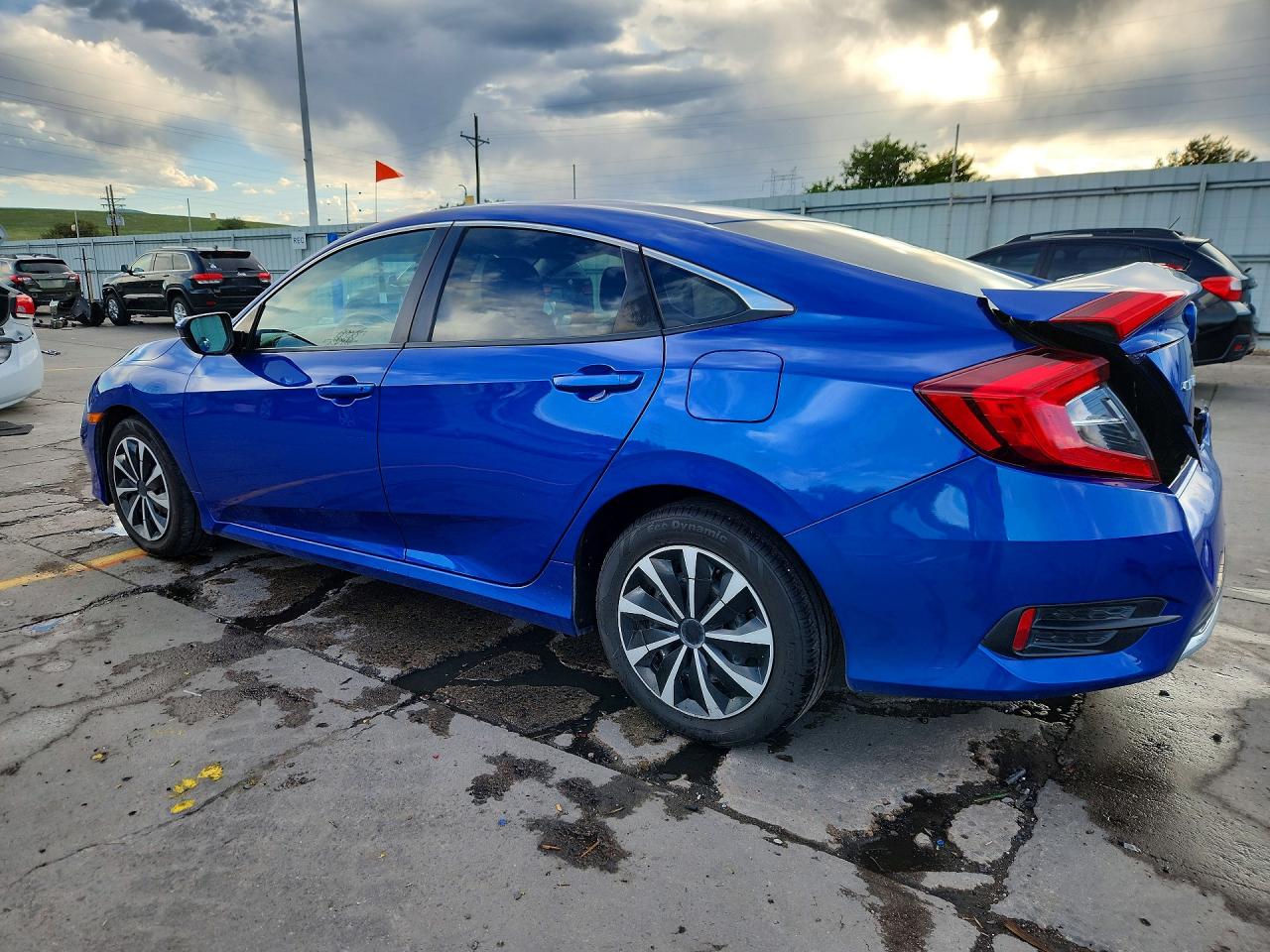 2HGFC2F60KH574672 · 2019 HONDA CIVIC · 2/13