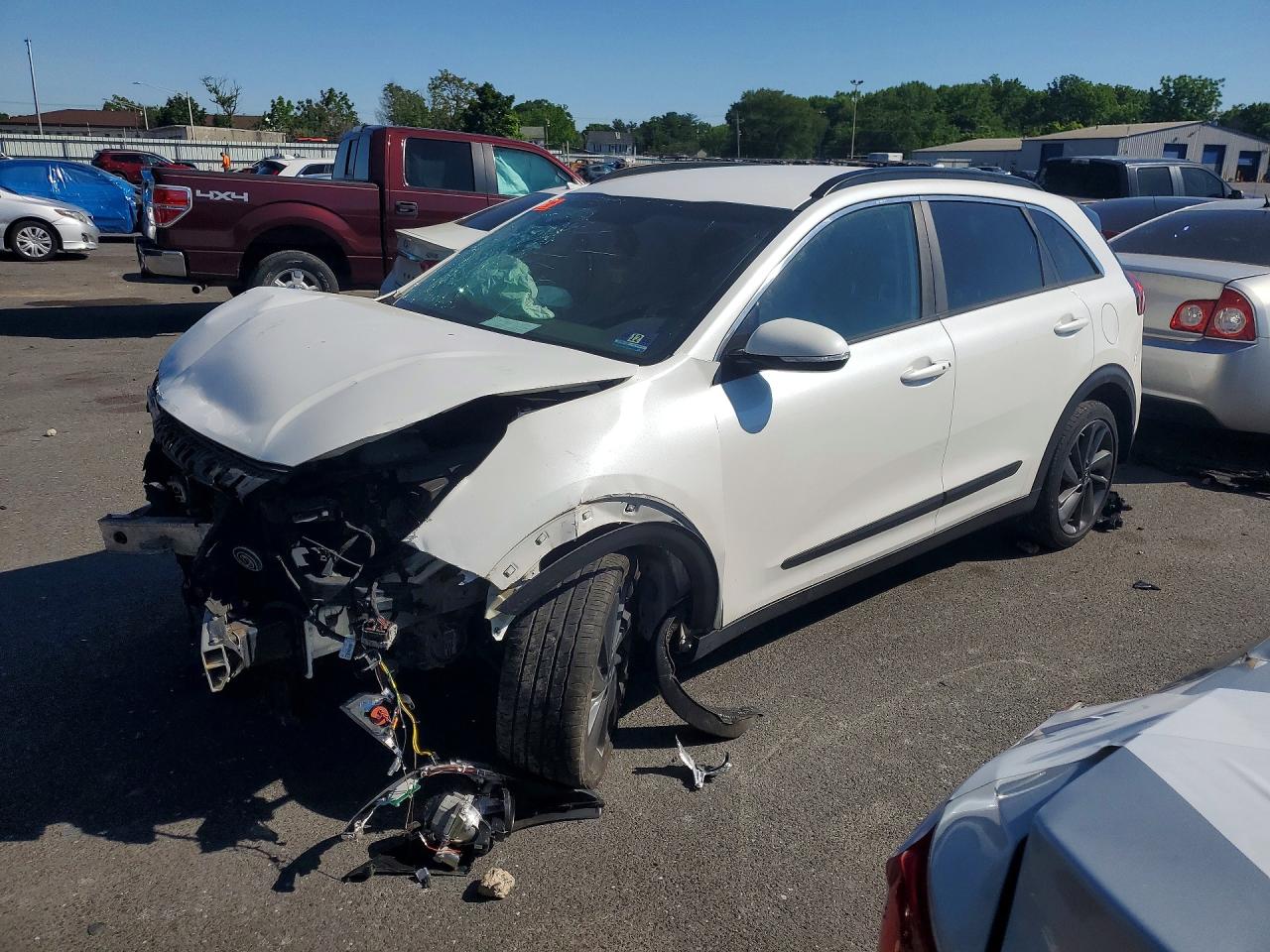 KNDCC3LC0H5061794 · 2017 KIA NIRO