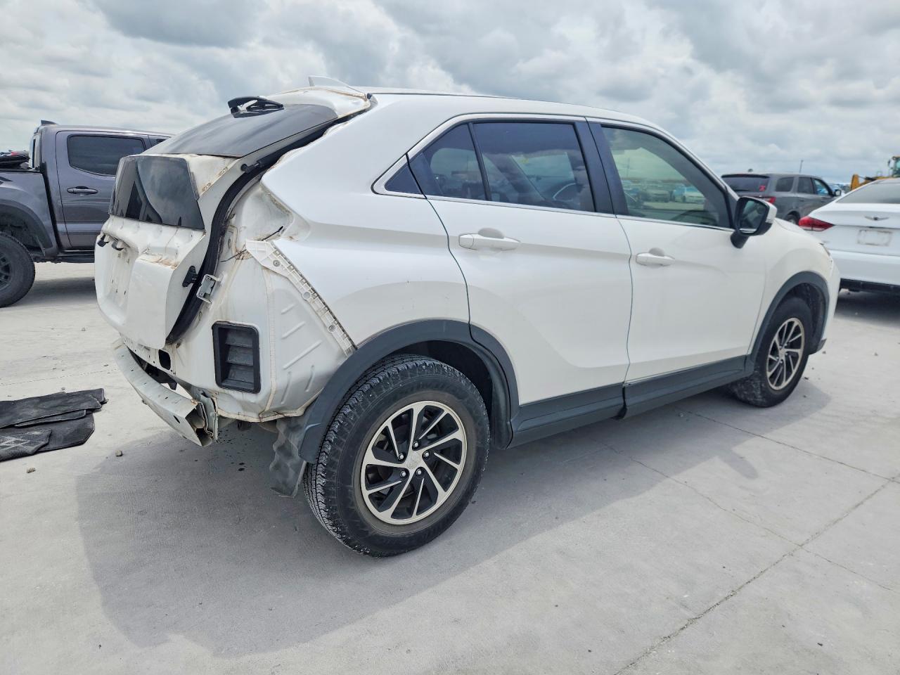 JA4AS3AA4LZ006269 · 2020 MITSUBISHI ECLIPSE CROSS · 3/14