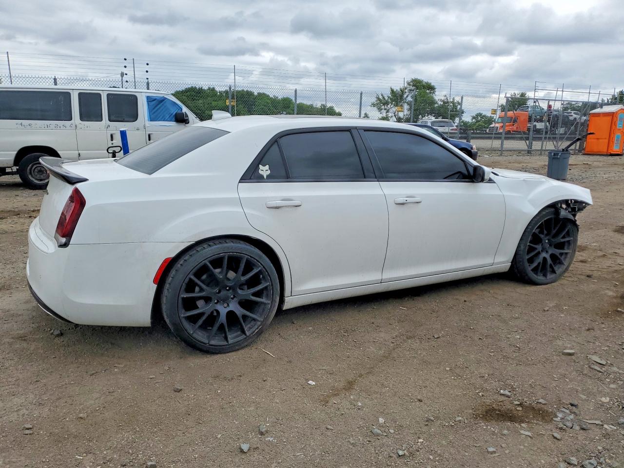 2C3CCABG7FH786960 · 2015 CHRYSLER 300 · 3/13