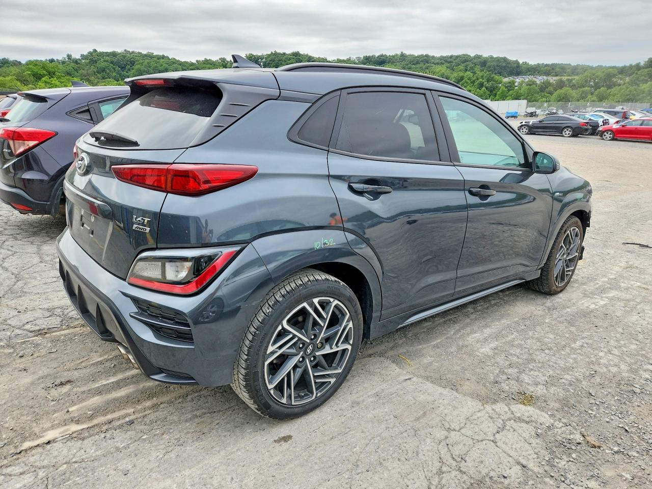 KM8K3CA30NU859613 · 2022 HYUNDAI KONA · 3/13