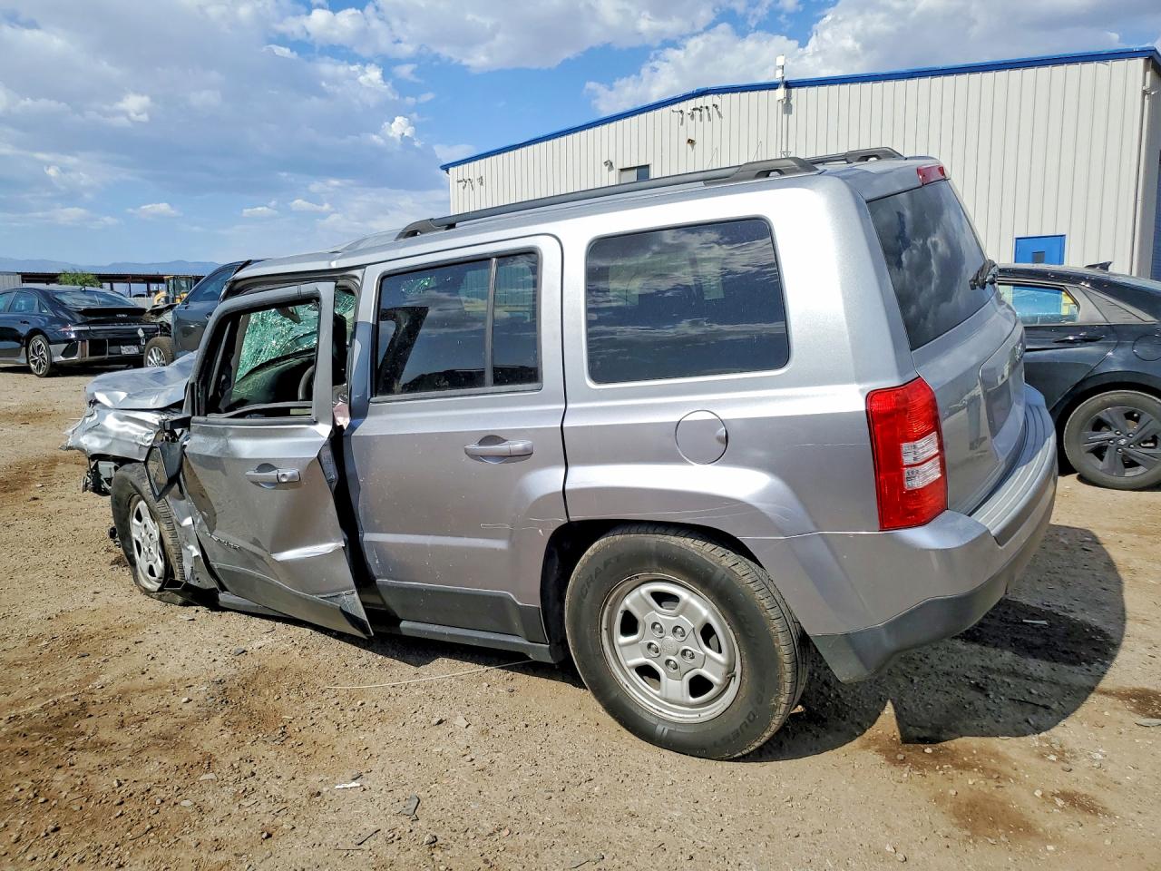 1C4NJPBA7HD140584 · 2017 JEEP PATRIOT · 2/12