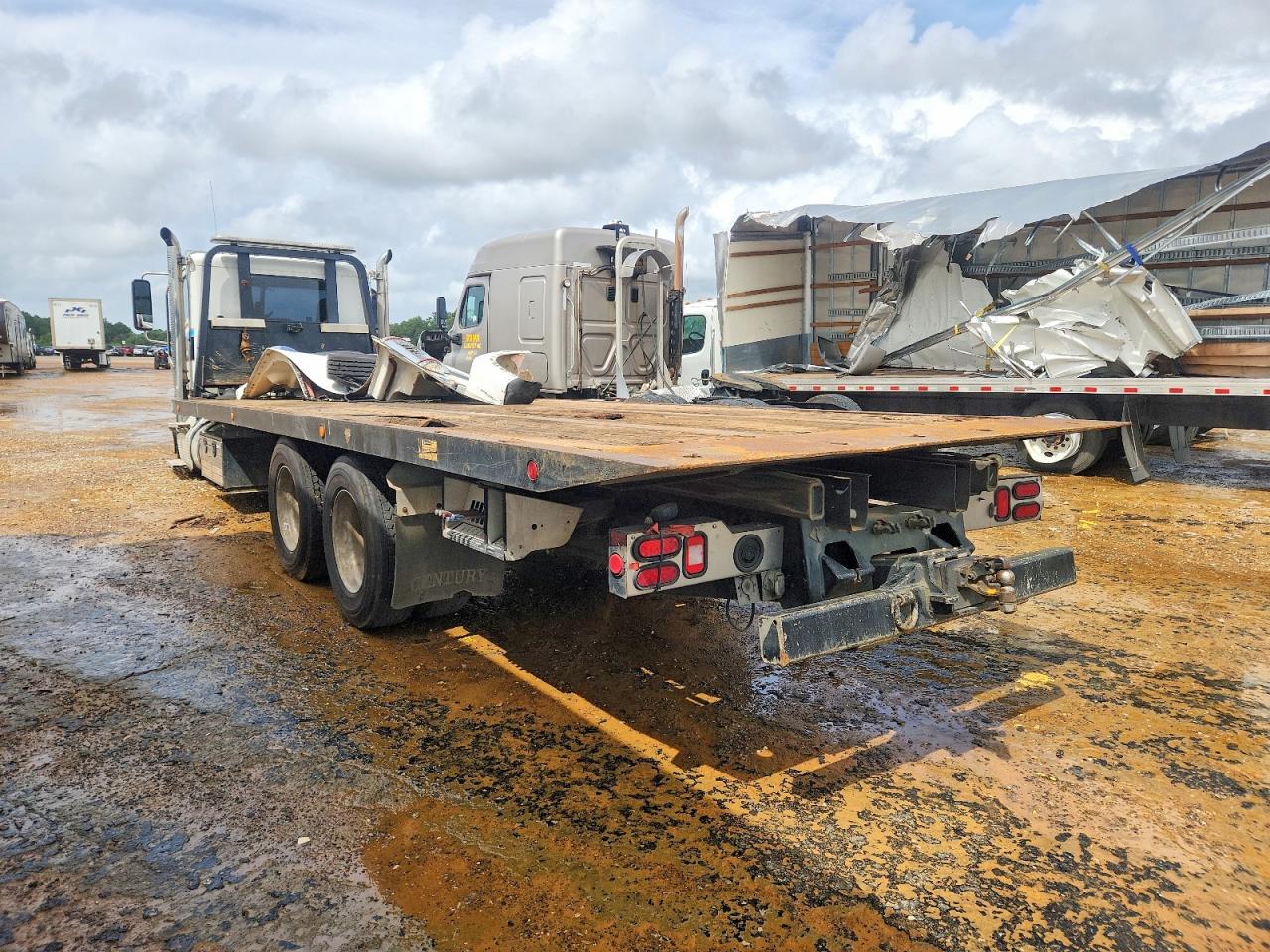 3ALHGNFG2LDLV8426 · 2020 FREIGHTLINER 122SD · 3/10