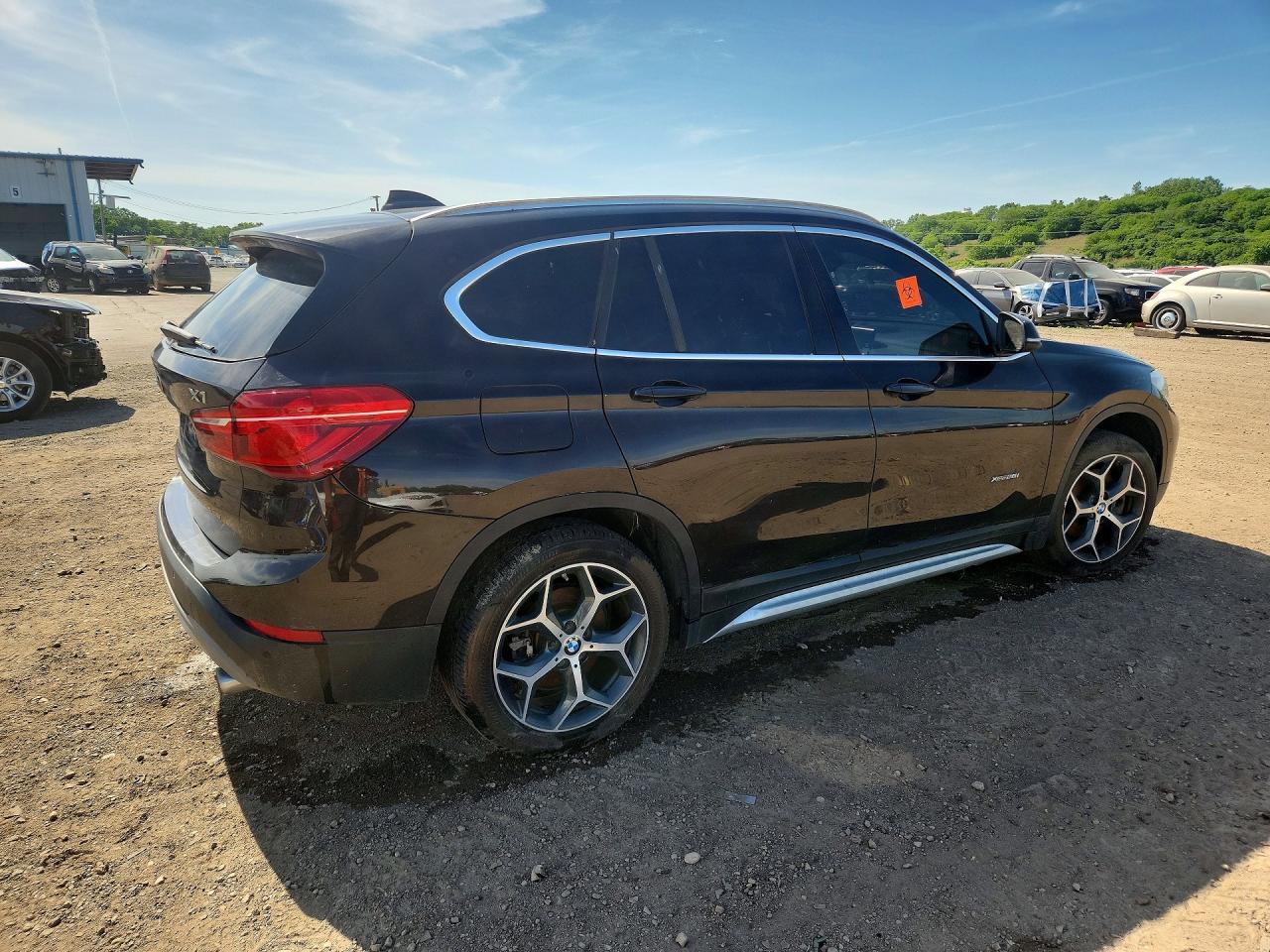 WBXHT3C32H5F70751 · 2017 BMW X1 · 3/13