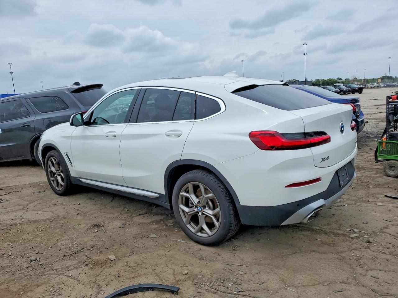 5UX33DT03R9V02239 · 2024 BMW X4 · 2/13