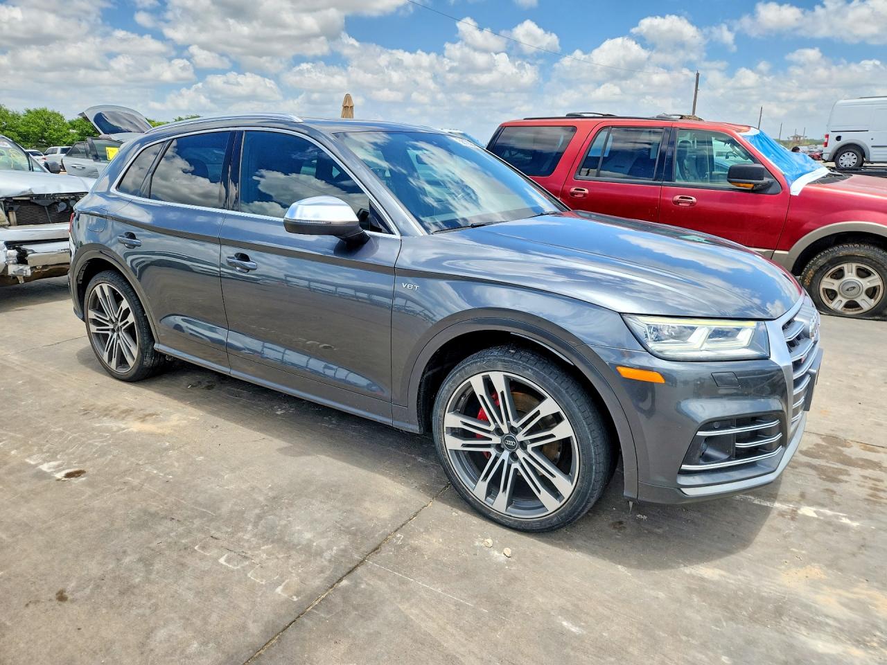 WA1C4AFY0J2158116 · 2018 AUDI SQ5 · 4/12