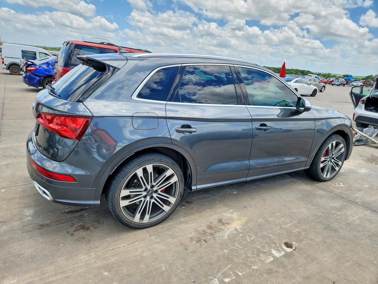 WA1C4AFY0J2158116 · 2018 AUDI SQ5 · 3/12