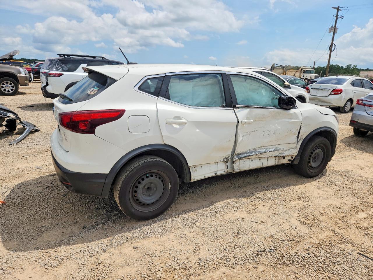 JN1BJ1CP1JW156747 · 2018 NISSAN ROGUE SPORT · 3/13