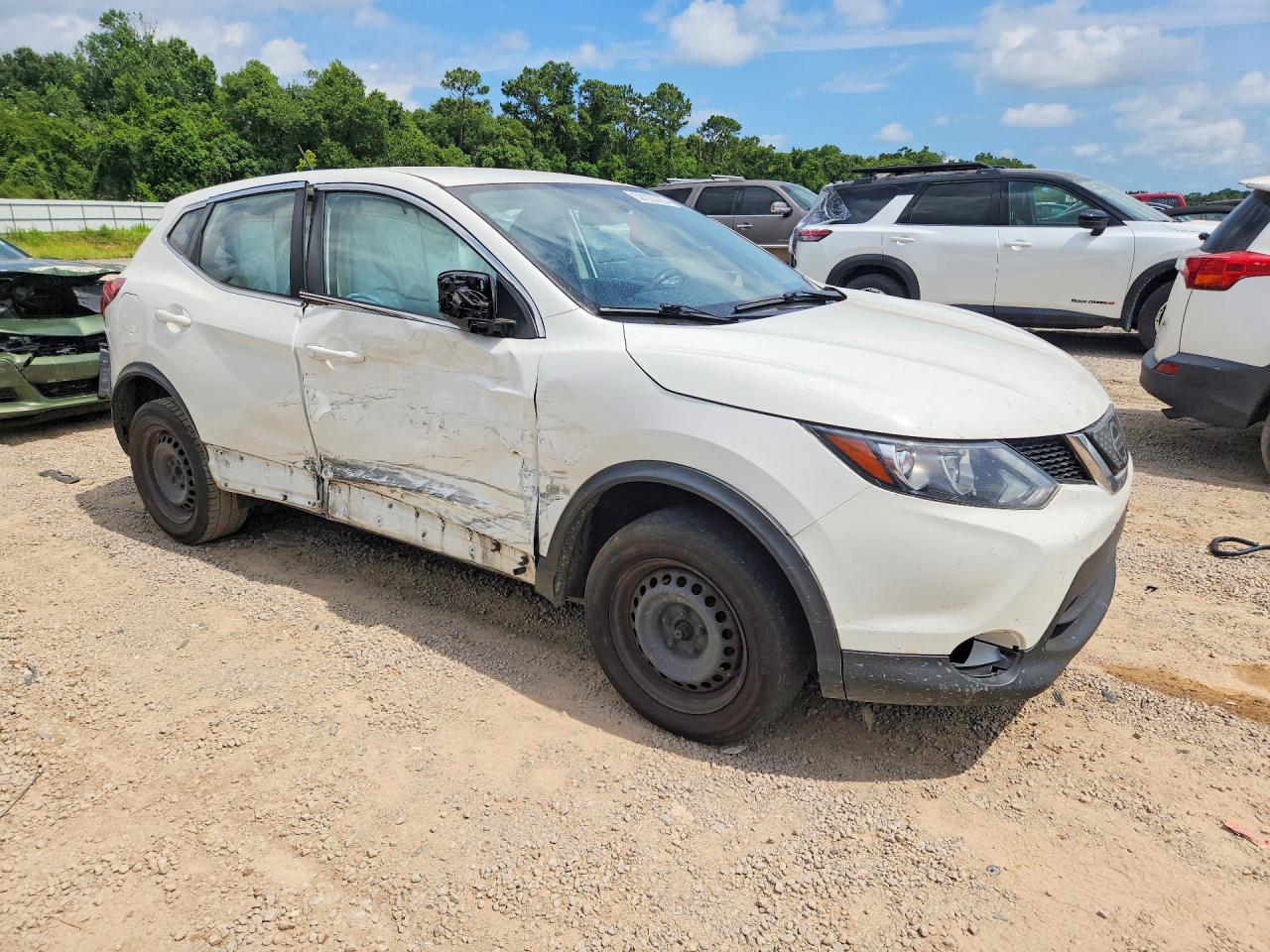 JN1BJ1CP1JW156747 · 2018 NISSAN ROGUE SPORT · 4/13