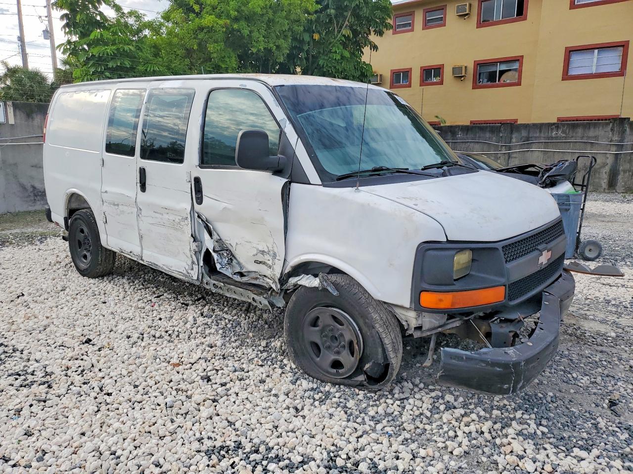 1GCFG25T131119520 · 2003 CHEVROLET EXPRESS G2500 · 4/13