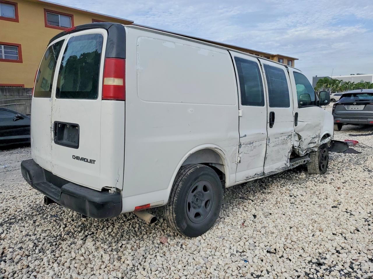 1GCFG25T131119520 · 2003 CHEVROLET EXPRESS G2500 · 3/13