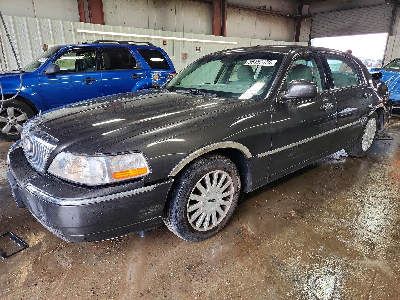 2005 LINCOLN TOWN CAR