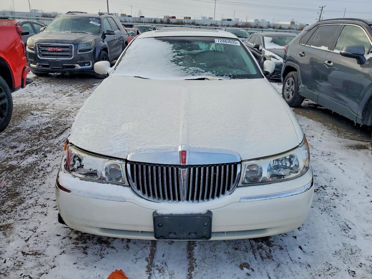 1LNFM82W3WY665592 · 1998 LINCOLN TOWN CAR · 5/12