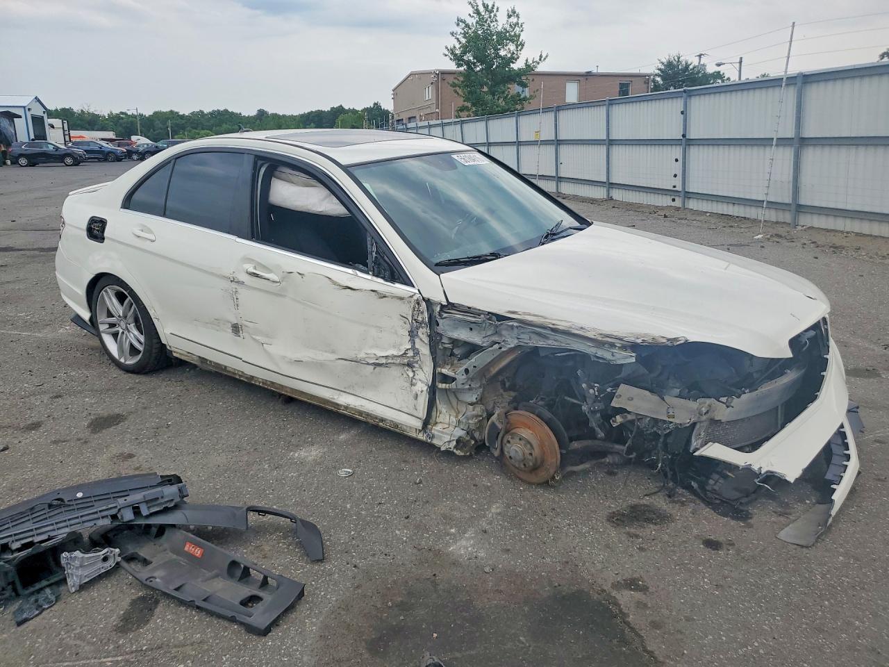 WDDGF8BB1CA702522 · 2012 MERCEDES-BENZ C · 4/13